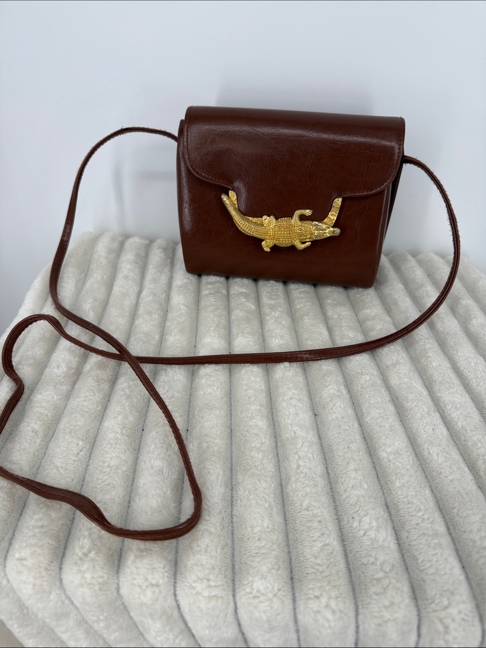 Vtg 80s Brown Leather Crossbody Bag with Gold Crocodile Accent